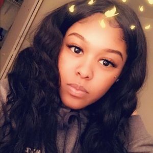 Meet your Posher, Stella